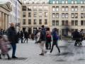 Bewegungsunschärfe, Touristen und Passanten am Pariser Platz, Berlin, Deutschland, Europa *** Motion blur, Tourists and 