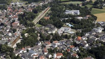 Bad Rothenfelde:  Luftbild Innenstadt mit Saline, Kurhaus, Carpesol, LWL-Klinik