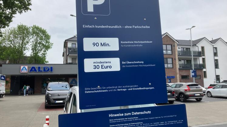 AldiParkplatz in Papenburg Wer überzieht, zahlt auch sonntags