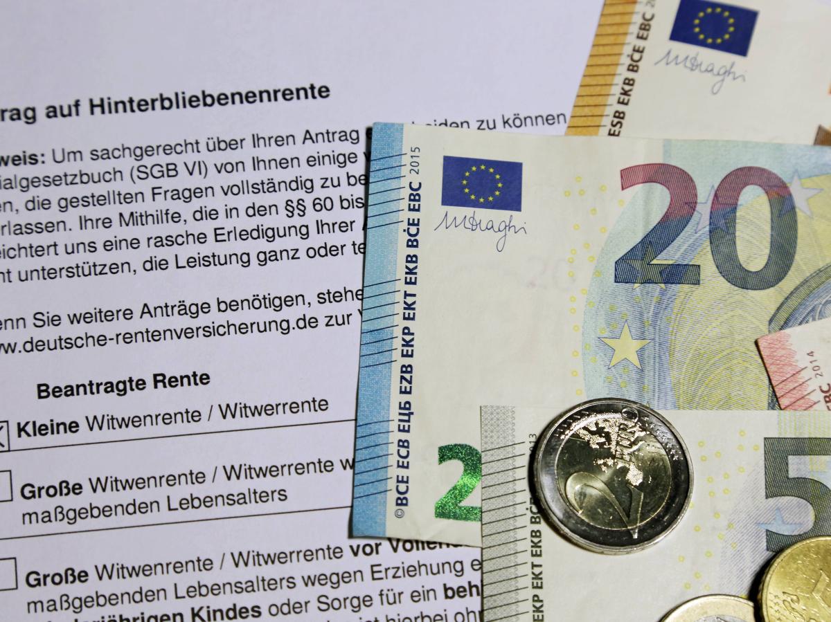 Witwenrechte: So wird die Hinterbliebenenrente berechnet Witwenrechte: So wird die Hinterbliebenenrente berechnet