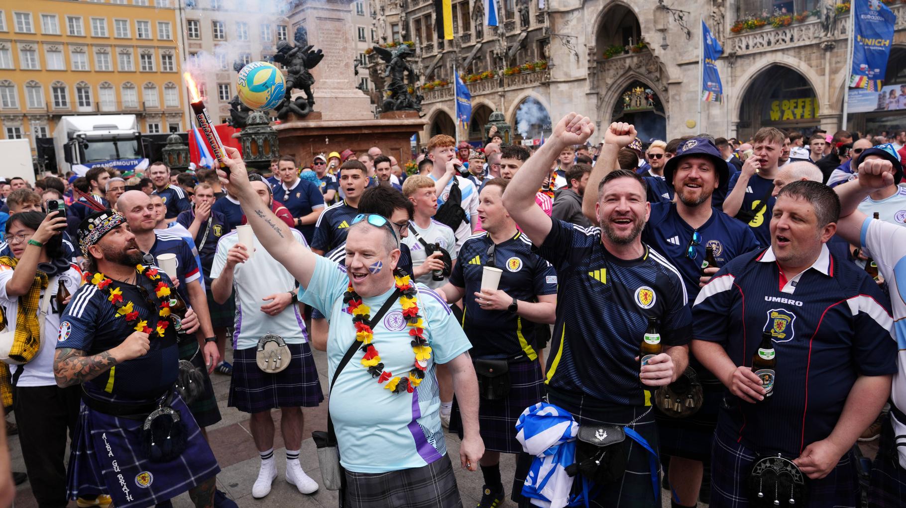 Live: München im Ausnahmezustand – Marienplatz und Fanzone überfüllt