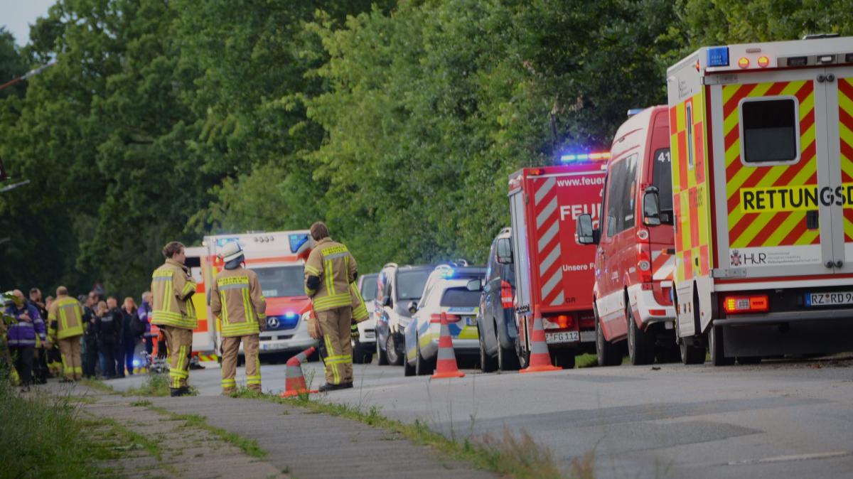Kleinkind in Güster in Teich gefallen Großeinsatz der Retter