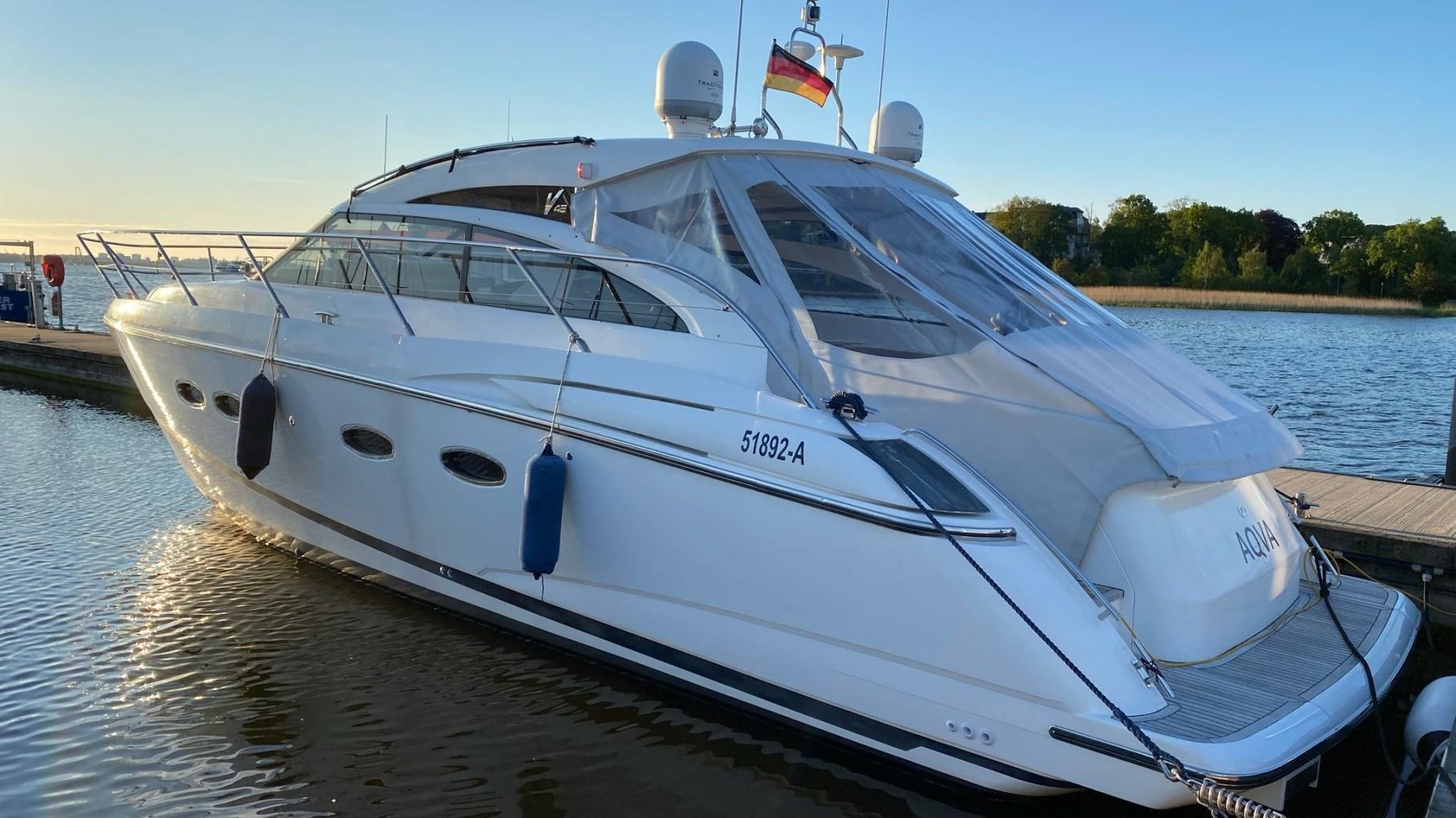 200.000 Euro-Yacht in Rostock geklaut