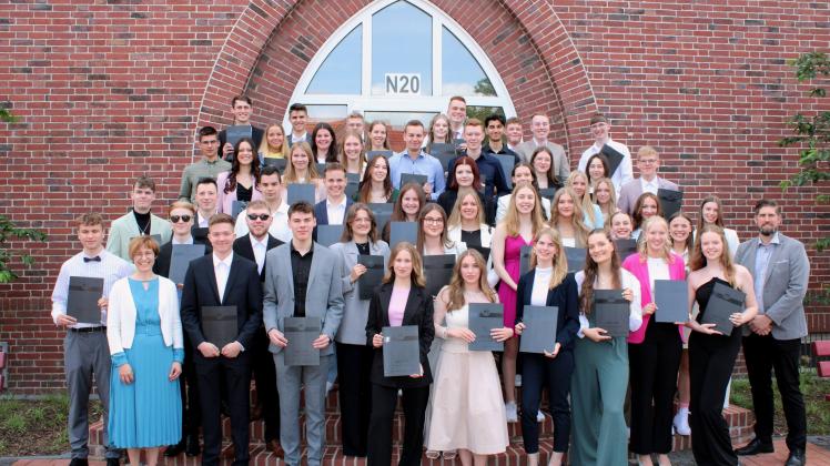 Abitur 2024: Gymnasium Haren verabschiedet 51 Absolventen | NOZ