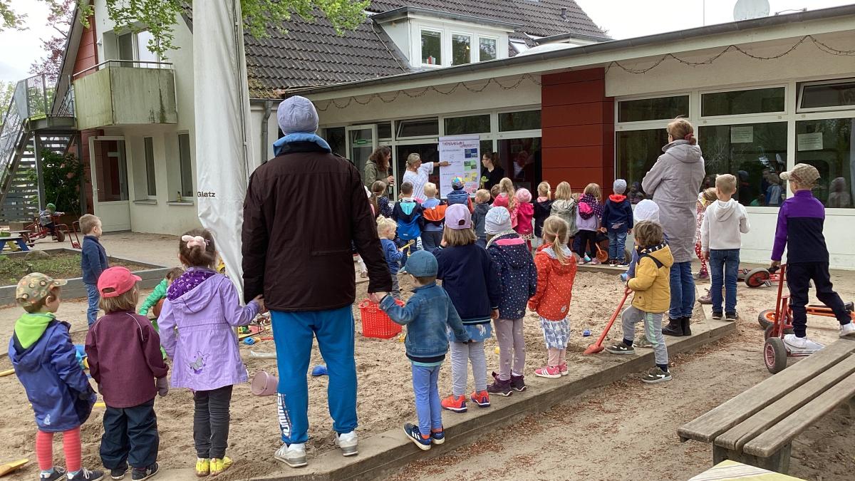Kita Pionierweg Ahrensburg: Kinder in der Sandkasten-Demokratie | SHZ