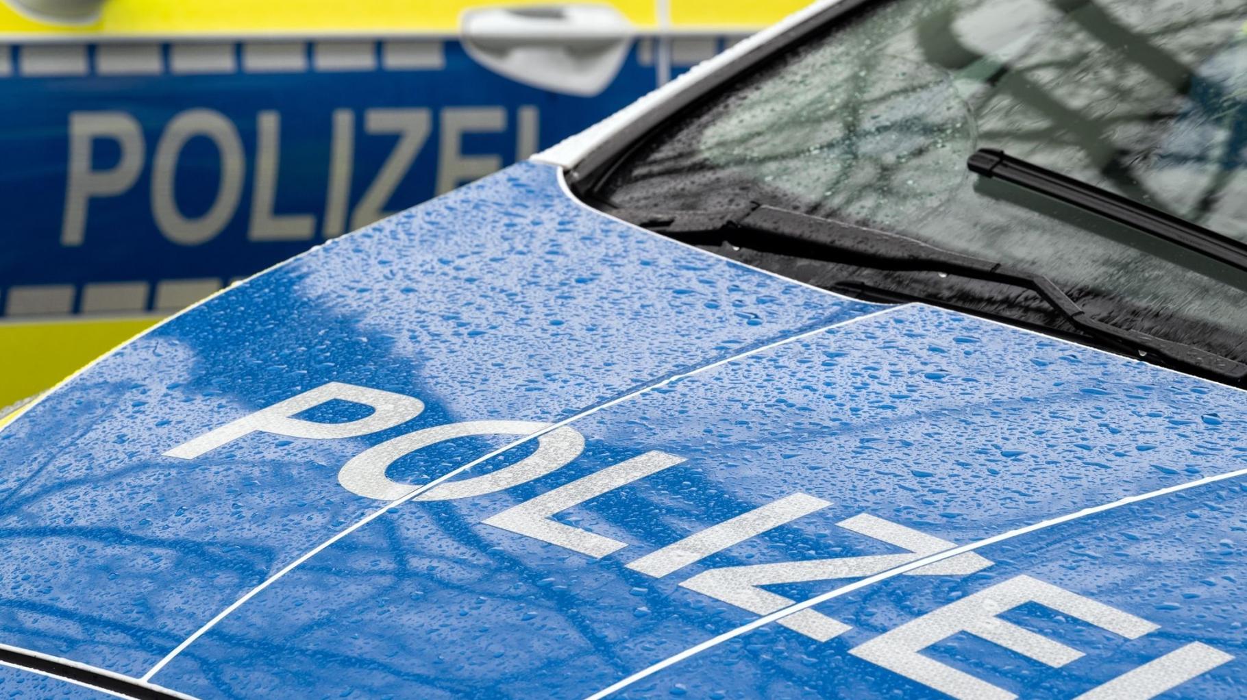 Polizei sucht Zeugen nach verfassungsfeindlichen Schmierereien