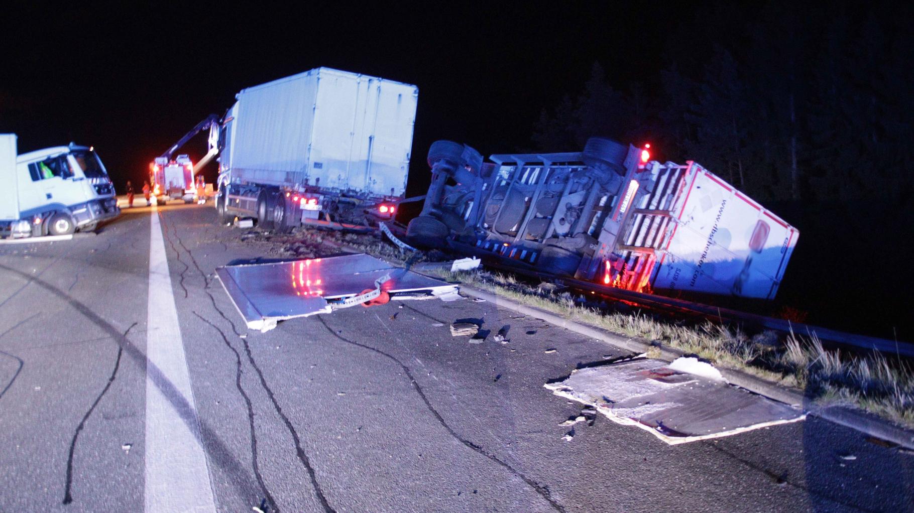 Lkw-Unfall auf der A24: Autobahn einseitig voll gesperrt