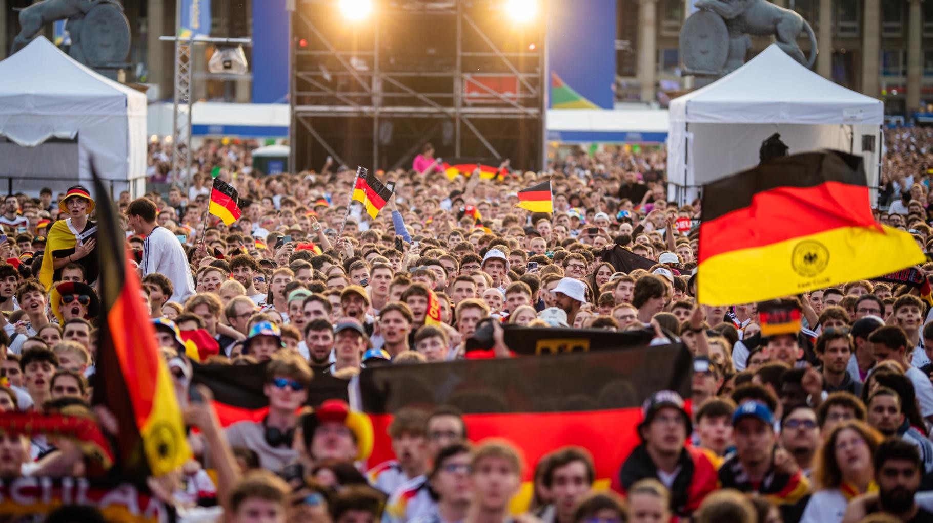 Unwetter gefährden Public Viewing: In MV droht Starkregen