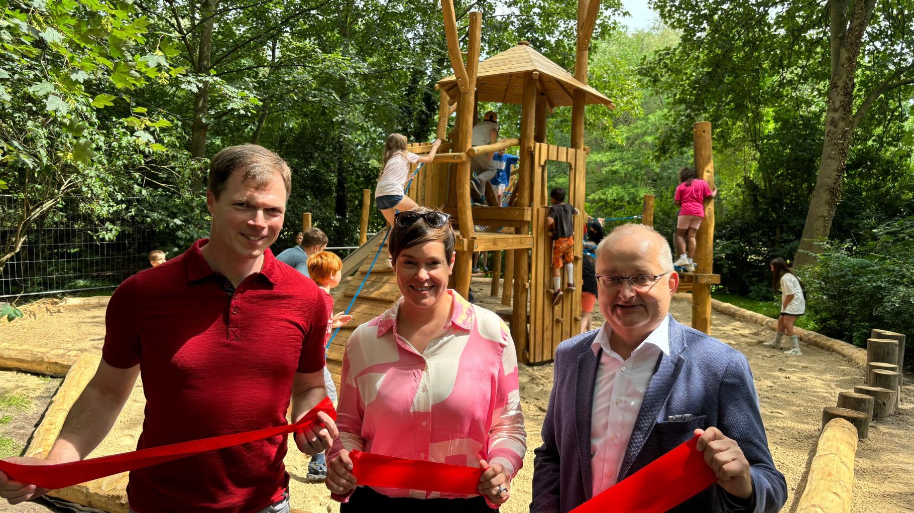 Neuer Spielplatz in Toitenwinkel eingeweiht