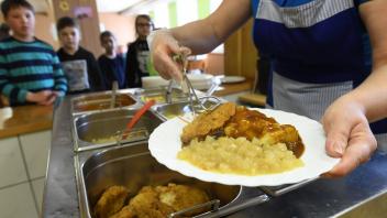 In der Samtgemeinde Freren nehmen immer mehr Kinder am Ganztagsangebot und damit auch am Mittagessen teil. Beiden Anbietern könnte es jetzt zu Änderungen kommen.