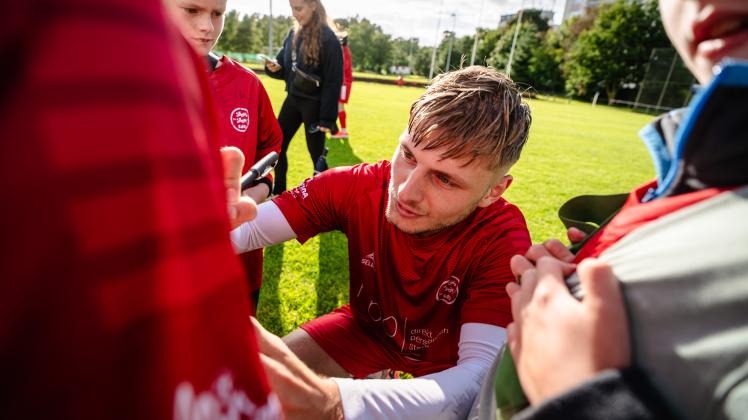 Luc Justen Fußballer aus Eckernförde bei der Europeada gefeiert