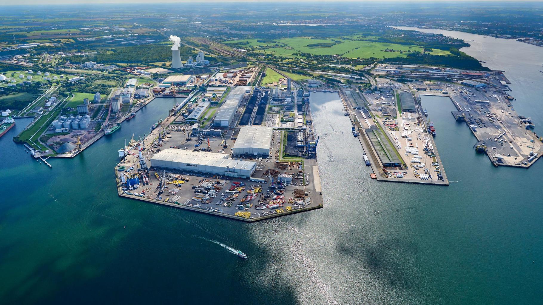 Rostocker Überseehafen sieht trotz Flaute einen Lichtstreif am Horizont