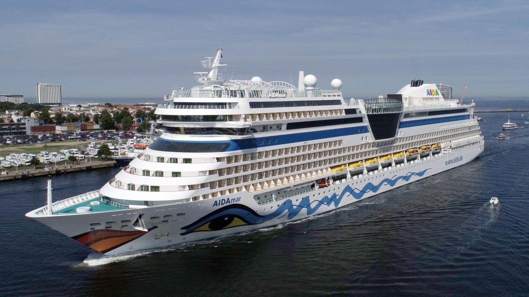 Kreuzfahrtschiffe nehmen weiter Kurs auf Hafen Rostock-Warnemünde