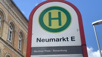 Der Neumarkt ist die am stärkstem genutzte Bus-Haltestelle im Stadtgebiet von Osnabrück.