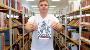 Der erste Band der Manga-Serie „Children of Grimm“ von Aljoscha Jelinek erscheint im Oktober. Seine Recherche führt ihn in die Stadtbibliothek Osnabrück.
