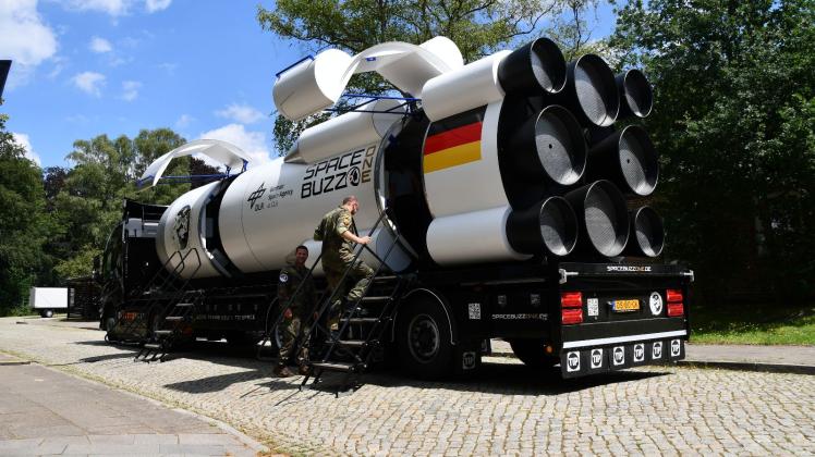 Weltraum-Training in Hamburg: Bundeswehr bereitet sich vor | SHZ