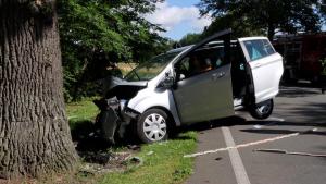 Tödlicher Unfall auf der B51 in Bohmte: 85-jährige Beifahrerin stirbt, Fahrer schwer verletzt