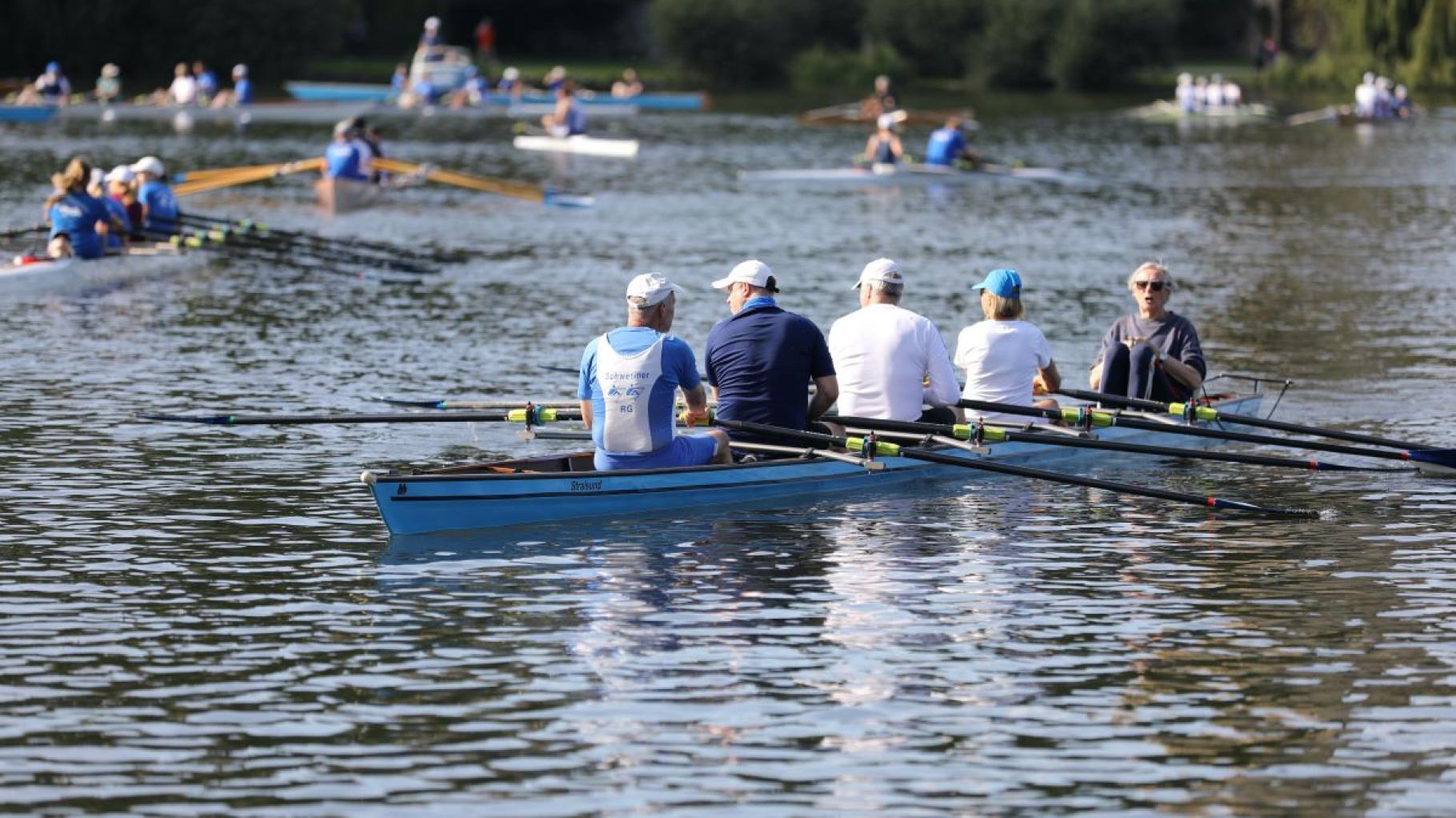 Zum Auftakt der Jubiläumswoche der Schweriner Rudergesellschaft: „Alle Boote aufs Wasser“