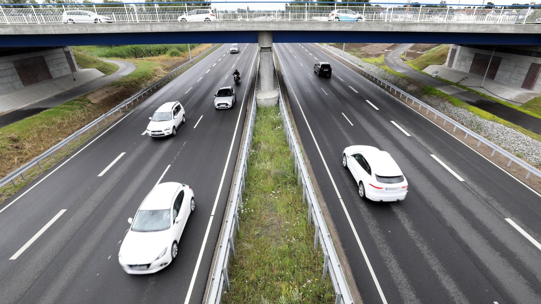 Verkehr kann früher als geplant auf der Rostocker Stadtautobahn rollen