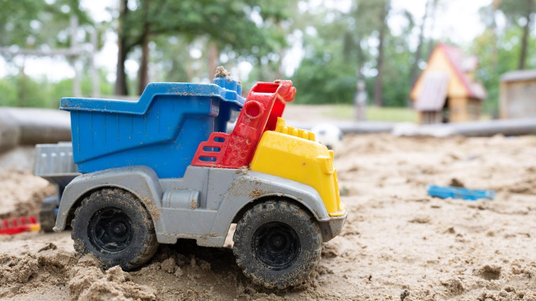 ▶ Spielplatz im Rostocker Klostergarten den ganzen Sommer gesperrt