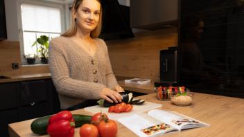 Wallenhorst: Ernährungsberaterin Marina Briede veröffentlicht erstes Kochbuch und kocht 