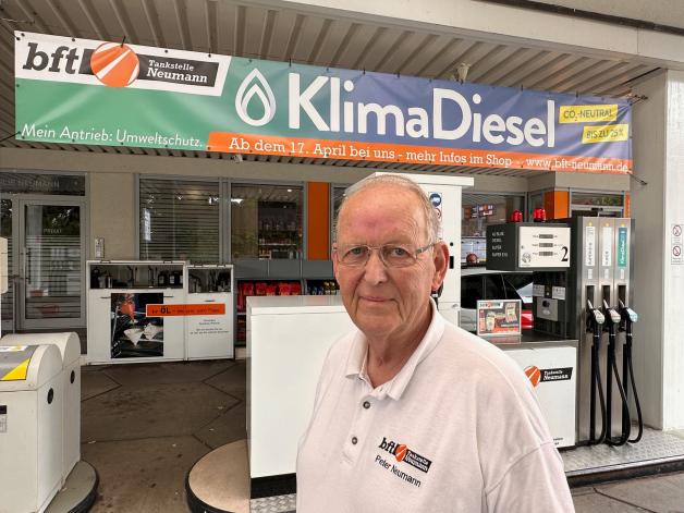 Peter Neumann betreibt seit vielen Jahrzehnten eine eigenständige Tankstelle in Bramsche.