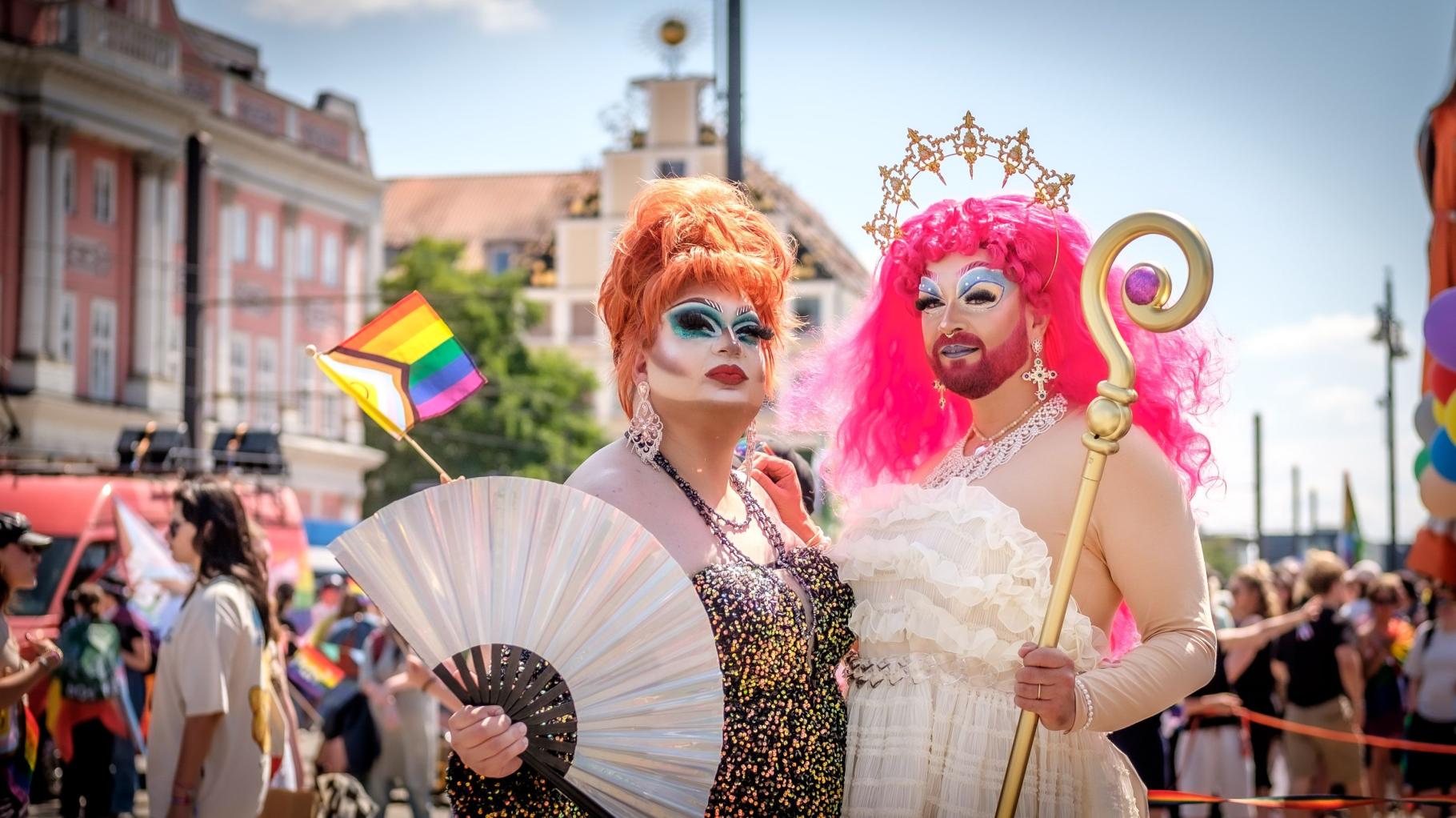 Wie Tausende in Rostock den Christopher Street Day gefeiert haben