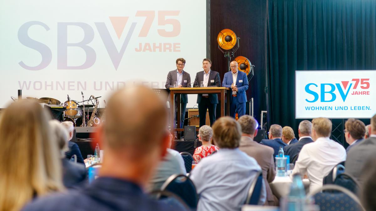 Flensburg So war das Jubiläumsfest des SelbsthilfeBauvereins