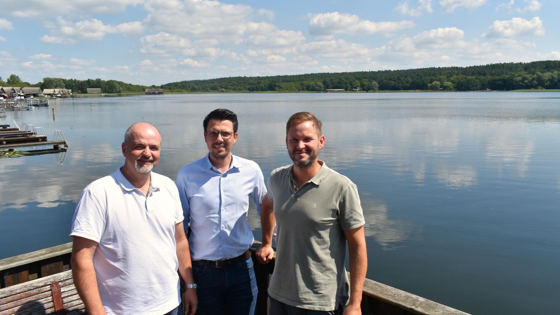 Drachenbootrennen startet auf dem Güstrower Inselsee