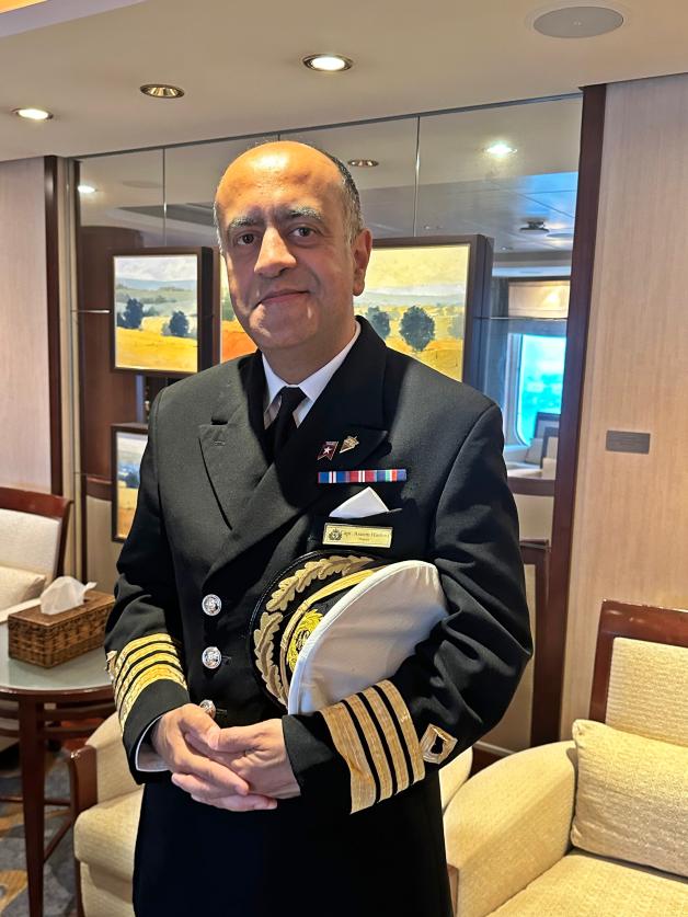 Master Azher Hashmi „Queen Mary 2“ und Hamburg feiern 20-jähriges Jubiläum | SHZ