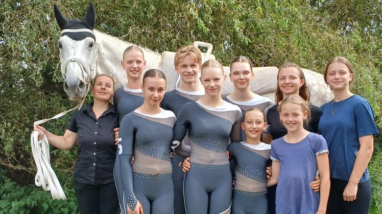 voltigiererinnen Deutsche Meisterschaft: Reiter aus Hoisbüttel verpassen Medaille | SHZ