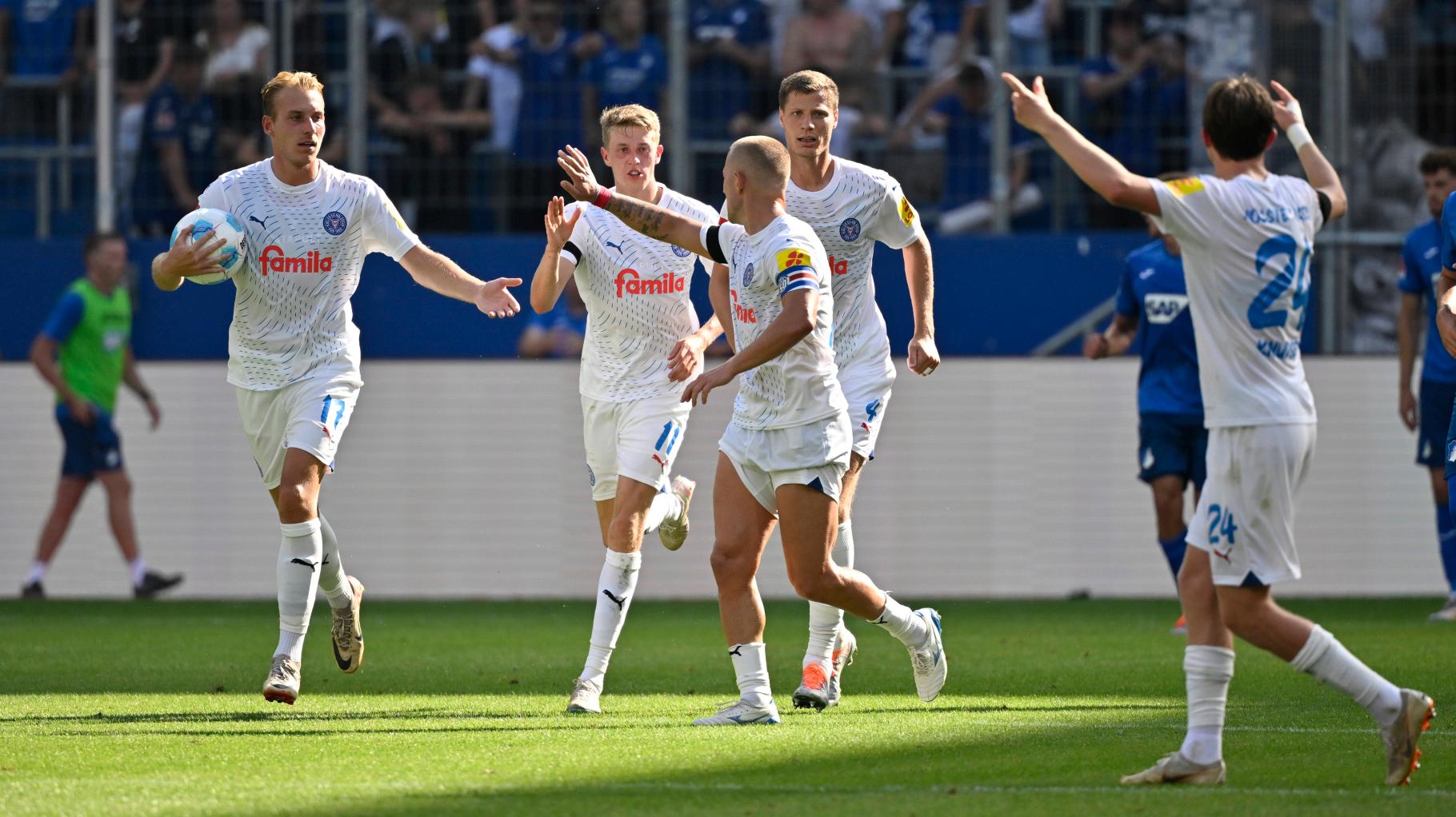 Von wegen Kanonenfutter: Holstein Kiel geht erhobenen Hauptes vom Feld