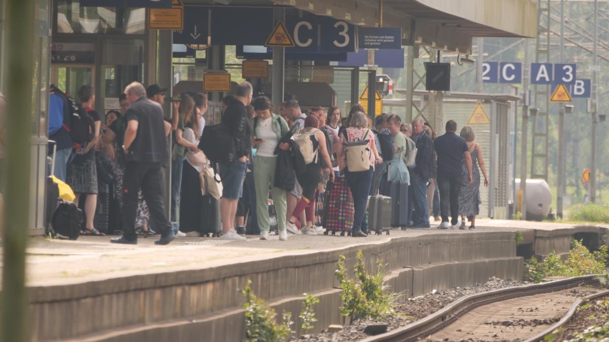 Chaos at Elmshorn station continues: train radio down
