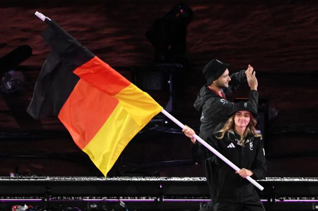 Die deutsche Flagge werden Fechter Maurice Schmidt und Schwimmerin Elena Semechin tragen. Beide hatten in Frankreichs Hauptstadt Gold gewonnen.