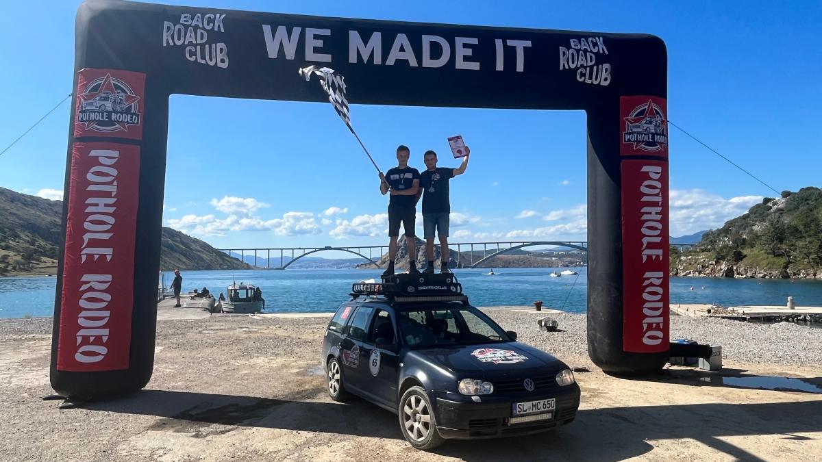„Pothole Rodeo“: Abenteuer von Mohrkirch bis Griechenland