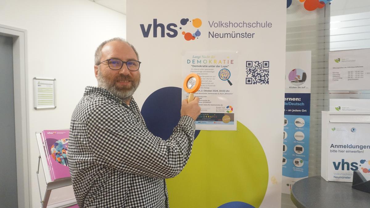 VHS Neumünster Lange Nacht der Demokratie am 2. Oktober 2024 SHZ