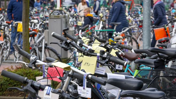 Fietsenbrse Osnabrck: Gebrauchte Rder am Weidencarre
