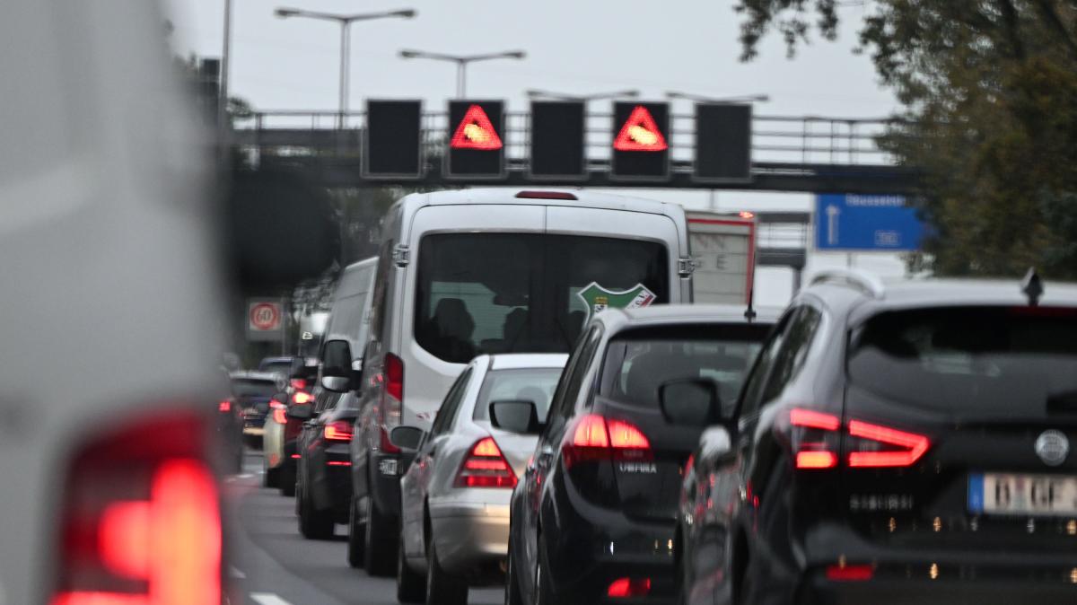 stau-am-kommenden-wochenende-diese-strecken-f-llen-sich