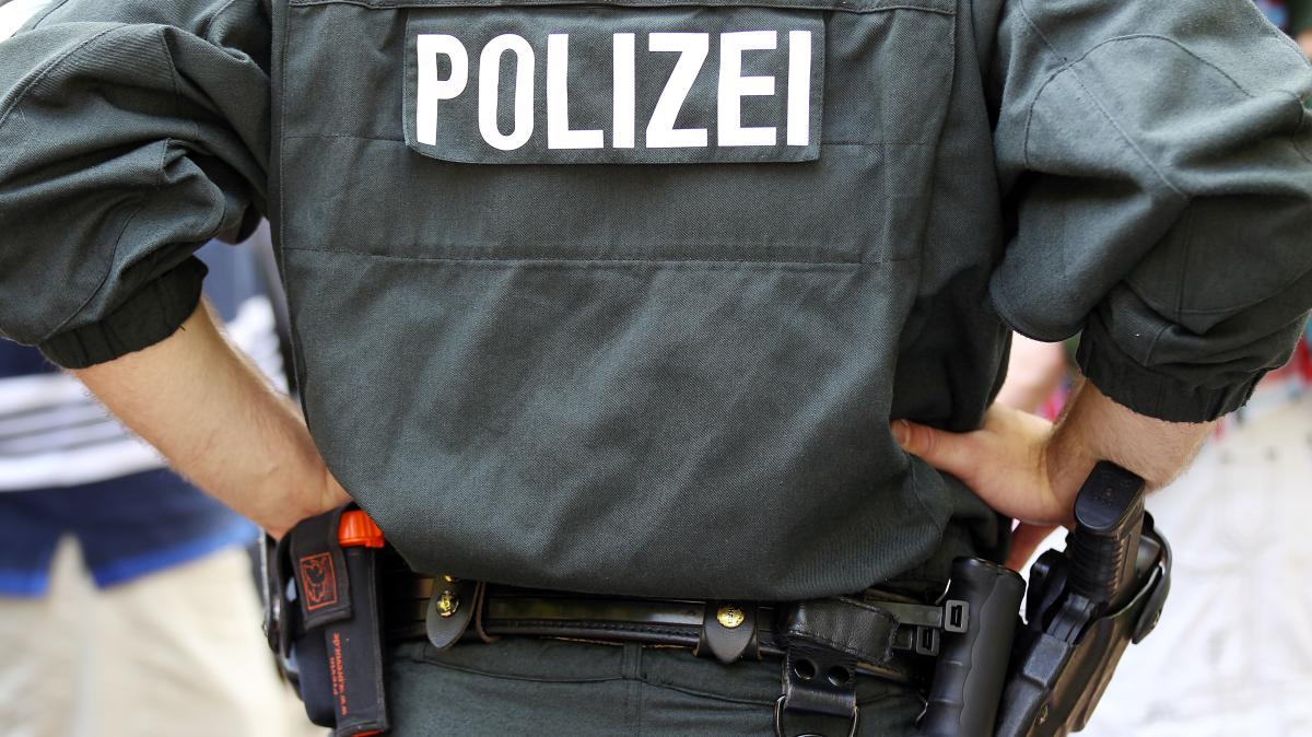 Polizei-erschie-t-Mensch-in-NRW-Staatsanwaltschaft-h-lt-sich-mit-Informationen-zur-ck