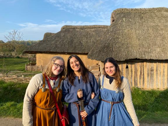 Susan Rittel Herbstmesse in Haithabu: Leben wie die Wikinger | SHZ