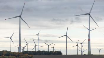 Windräder in Windpark bei Paderborn