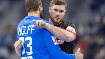 Deutschland - Schweiz, Handball EM-Qualifikationsspiel der Männer Torwart Andreas Wolff (Deutschland, 33) und Johannes G