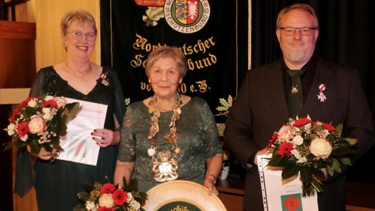 Christa Kühl aus Kellinghusen Drittbeste mit dem Luftgewehr in SH