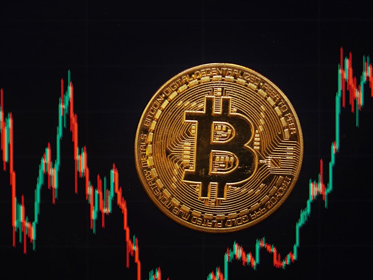 Bitcoin über 106.000 US-Dollar: Sollte man jetzt investieren?