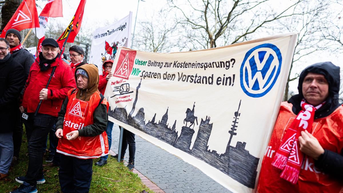 vw-besch-ftigte-wollen-vor-weihnachten-klarheit-so-ist-der-aktuelle-stand-im-tarifstreit