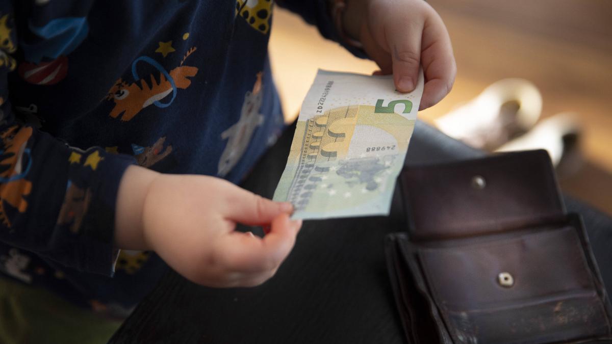 bekommen-familien-ab-januar-mehr-kindergeld-so-viel-soll-es-geben