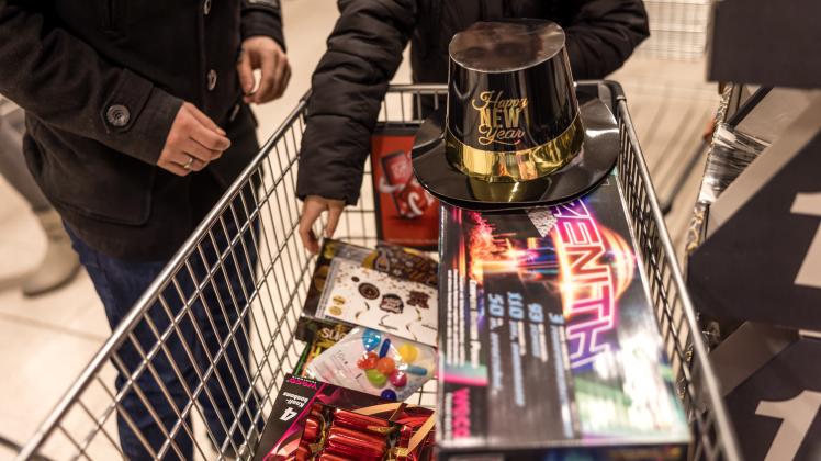 Feuerwerksverkauf Videos zeigen überrannte LidlFilialen