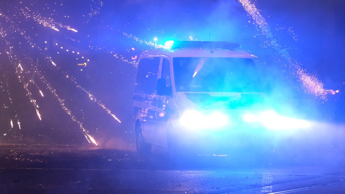 nach-t-dlichem-unfall-mit-kugelbombe-polizei-ermittelt-gegen-19-j-hrigen-verk-ufer