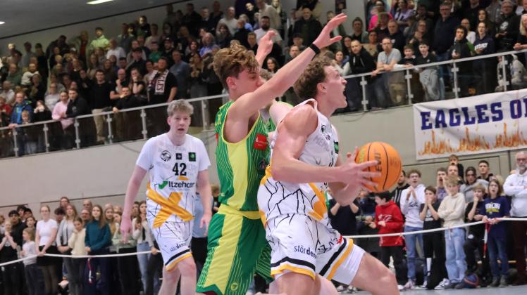 Heimsieg! Derbysieg! Itzehoe Eagles demontieren SC Rist Wedel | SHZ