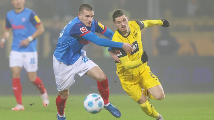 David Zec ist der neue Abwehrchef bei Bundesligist Holstein Kiel David Zec ist der neue Abwehrchef bei Bundesligist Holstein Kiel